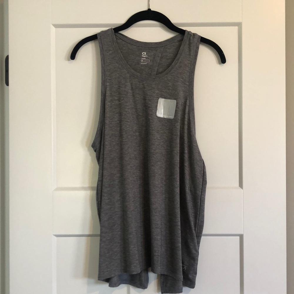 GAPfit sleeveless workout top, never worn, size S